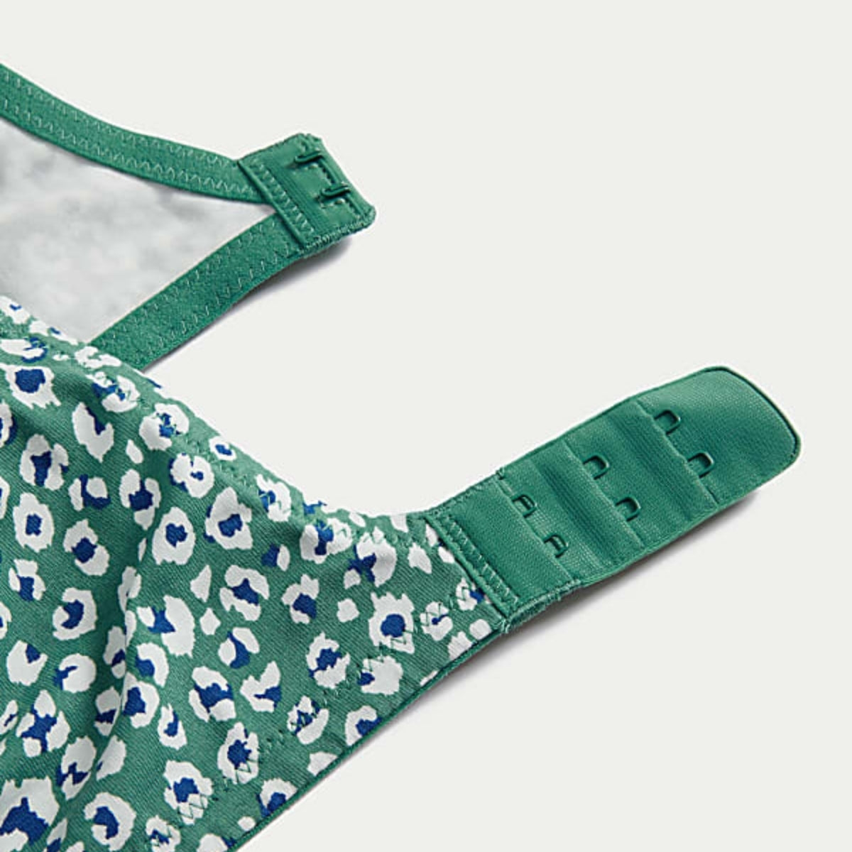 4-Pack Lightweight Push-Up Bras with Padding – Perfect Fit | PB-05