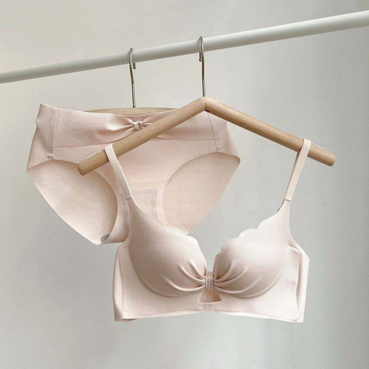 8-Pair Women's Coordinated Bra and Panty Lingerie Set | CB-09